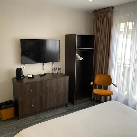 Hotel Les Remparts 2*