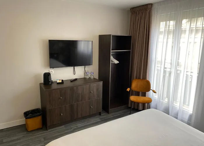 Hotel Les Remparts 2*