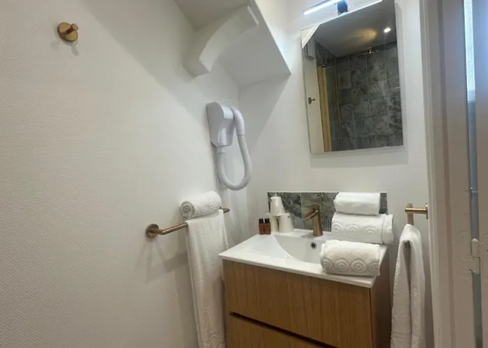 Hotel Les Remparts 2*